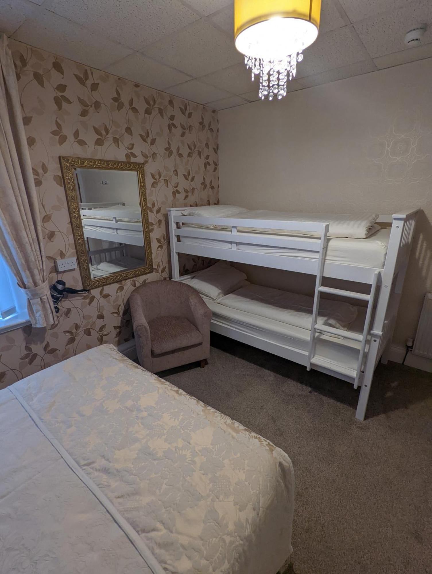 The Stafford Bed & Breakfast Blackpool Bilik gambar